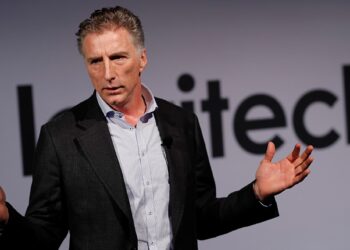 Bracken Darrell, CEO de Logitech, deja la empresa para explorar nuevas oportunidades