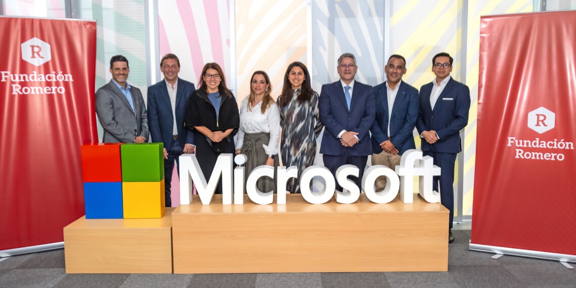 Microsoft y Fundación Romero transforman vidas: Capacitación digital para 120,000 peruanos