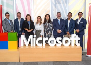 Microsoft y Fundación Romero transforman vidas: Capacitación digital para 120,000 peruanos