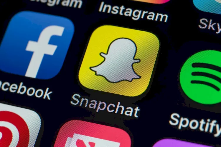 Snapchat lanza Anuncios Patrocinados con IA: revoluciona la publicidad conversacional